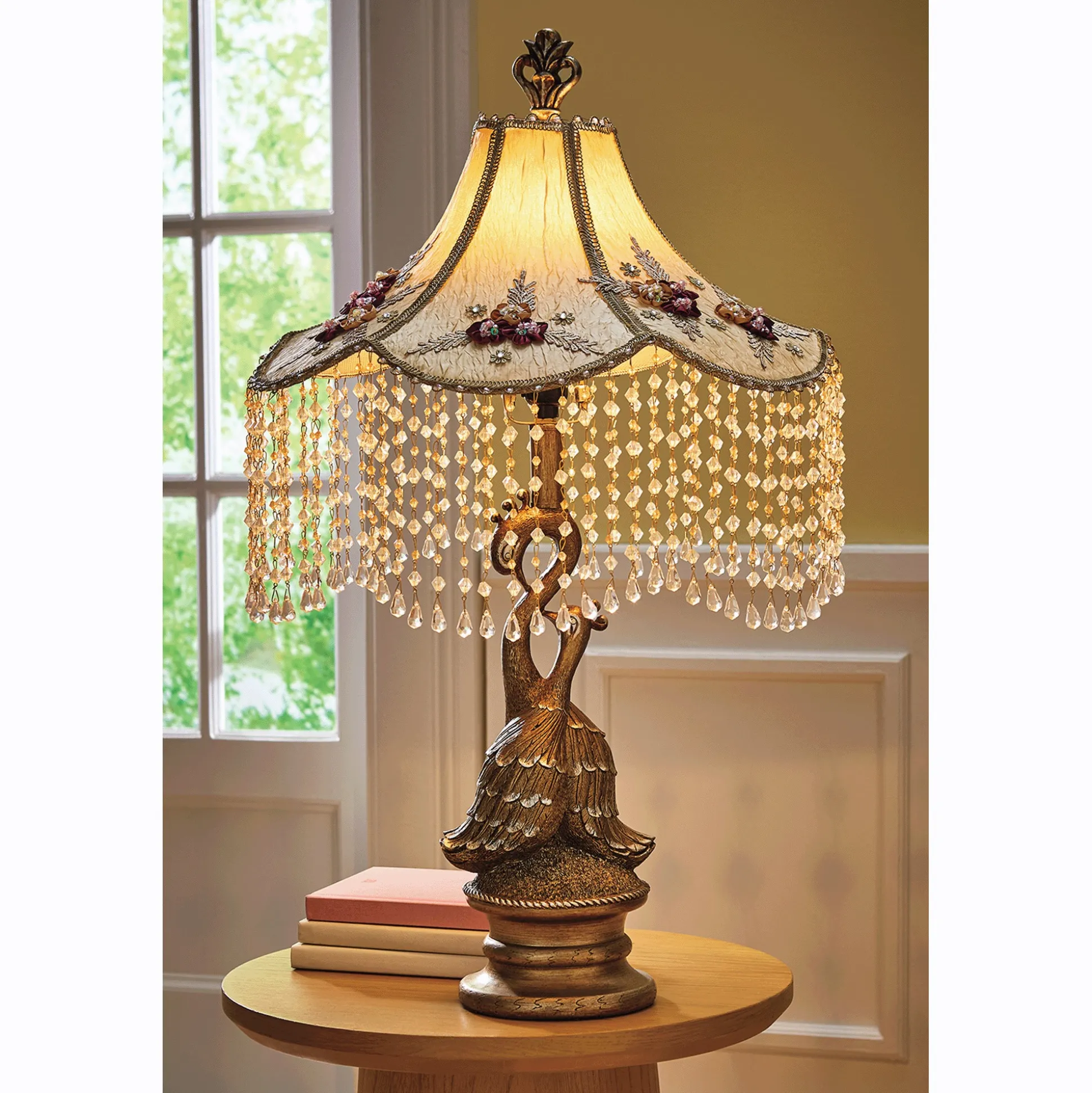 Beaded Scalloped Victorian Lamp