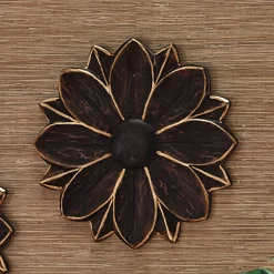 Black Wall Flower
