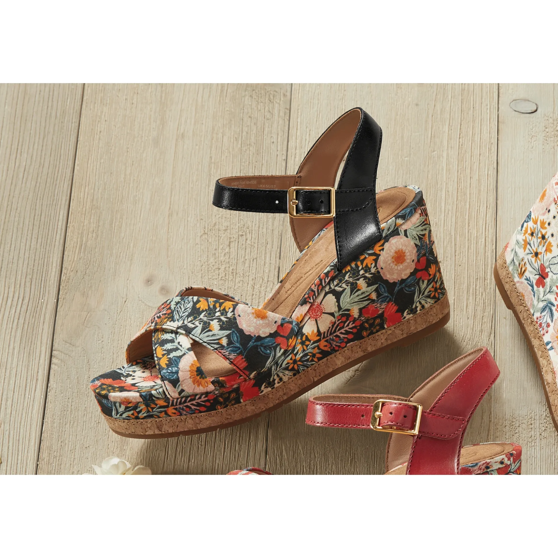 Clarks Chicly Genuine Leather Floral Sandal