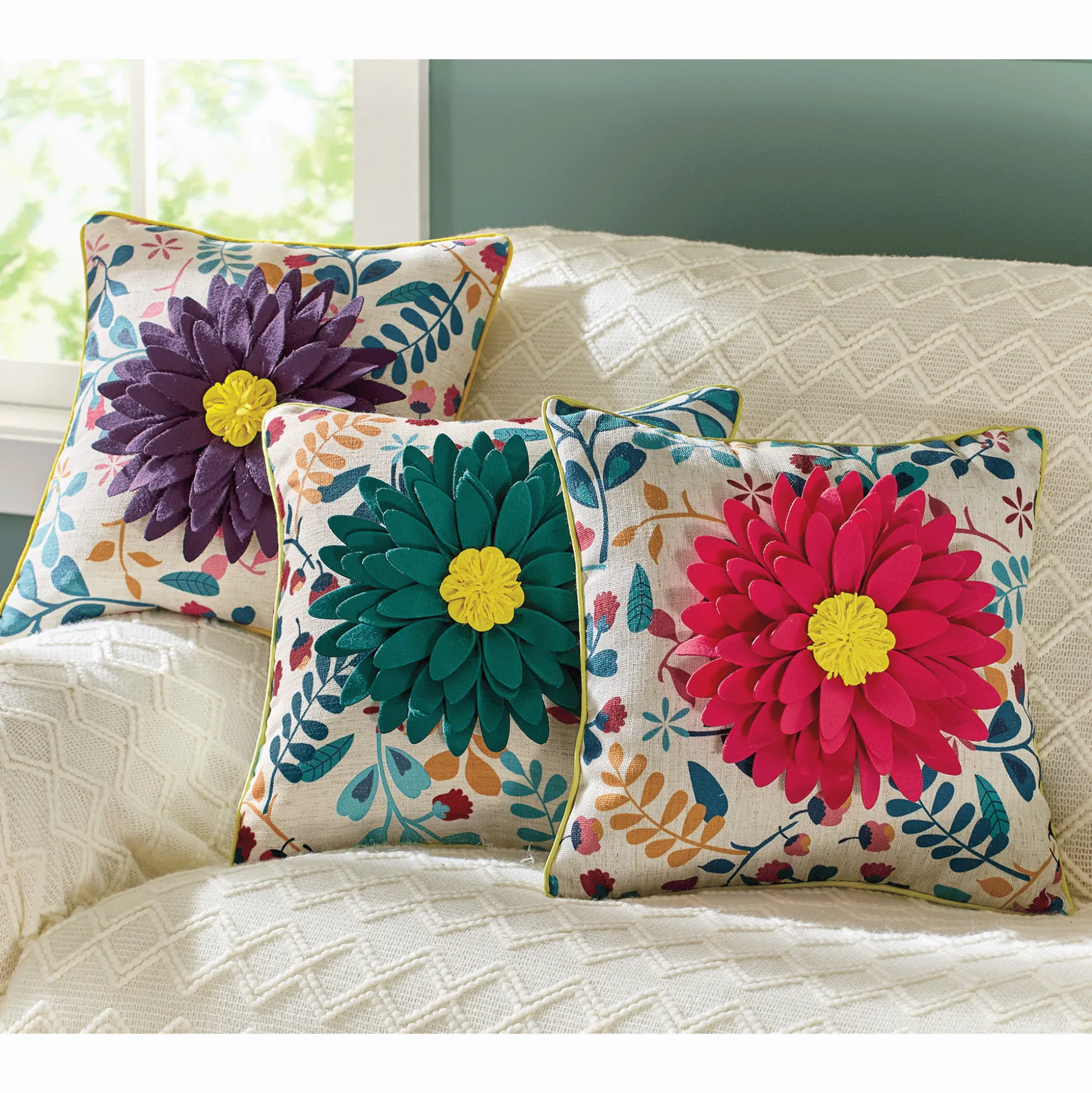 3-D Daisy Pillow Cover