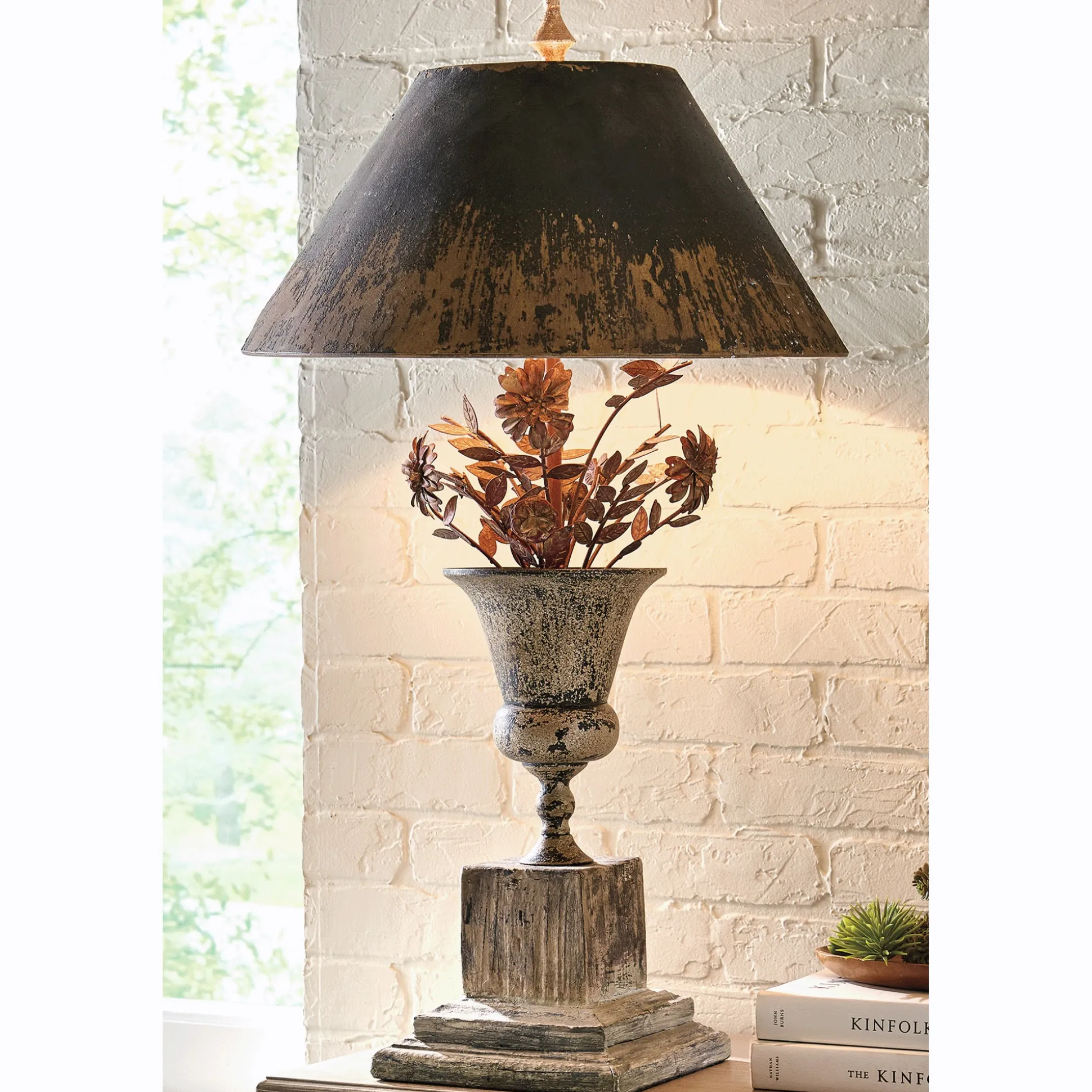 Figural Floral Bouquet Lamp