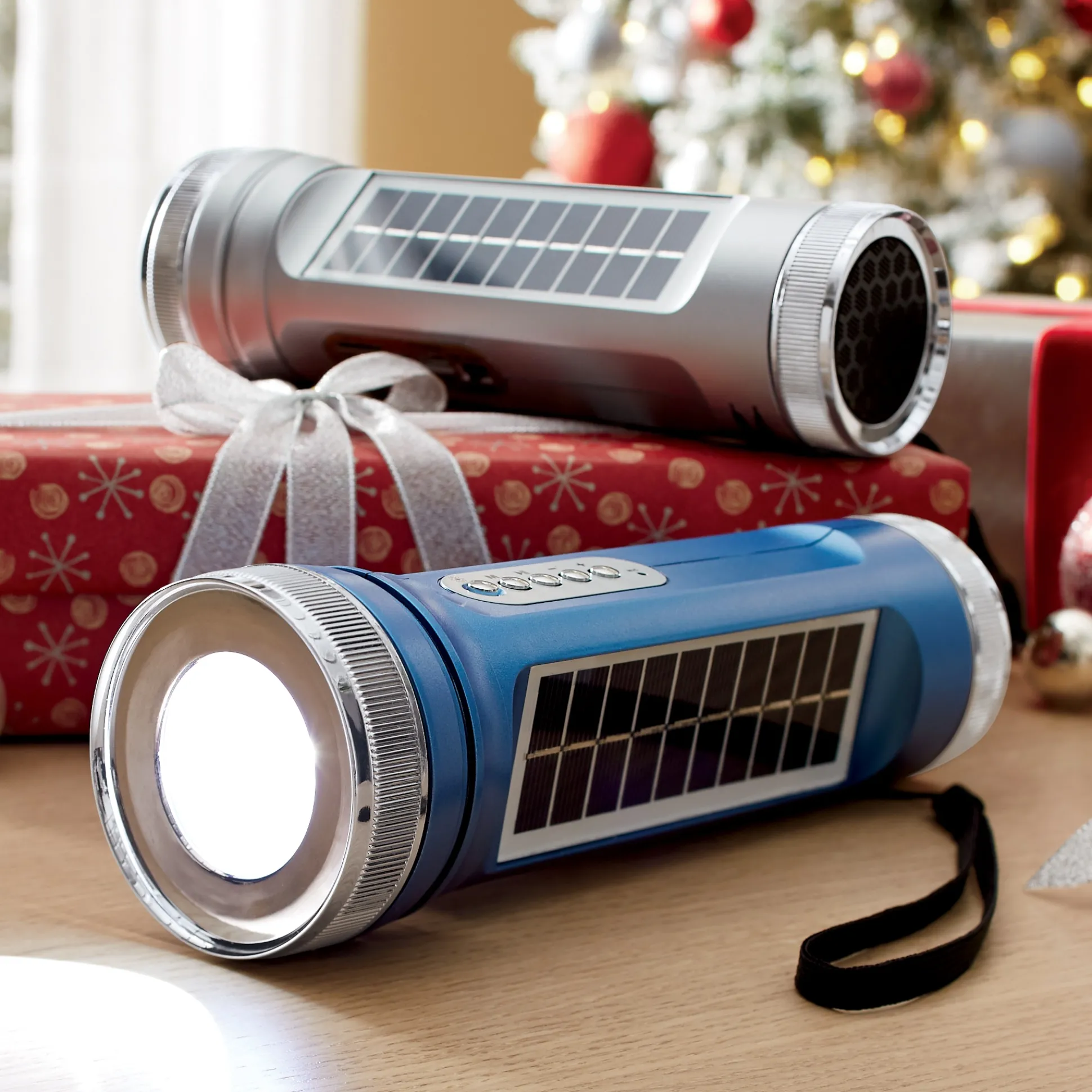 Flashlight Radio with Solar Power