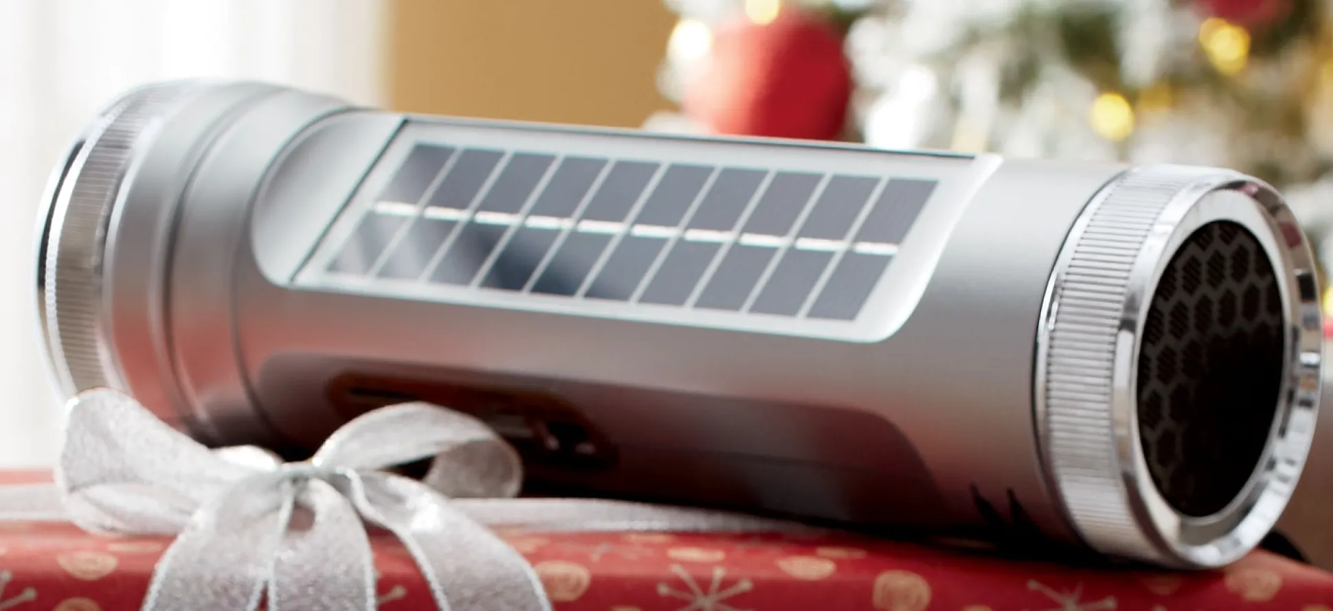 Flashlight Radio with Solar Power