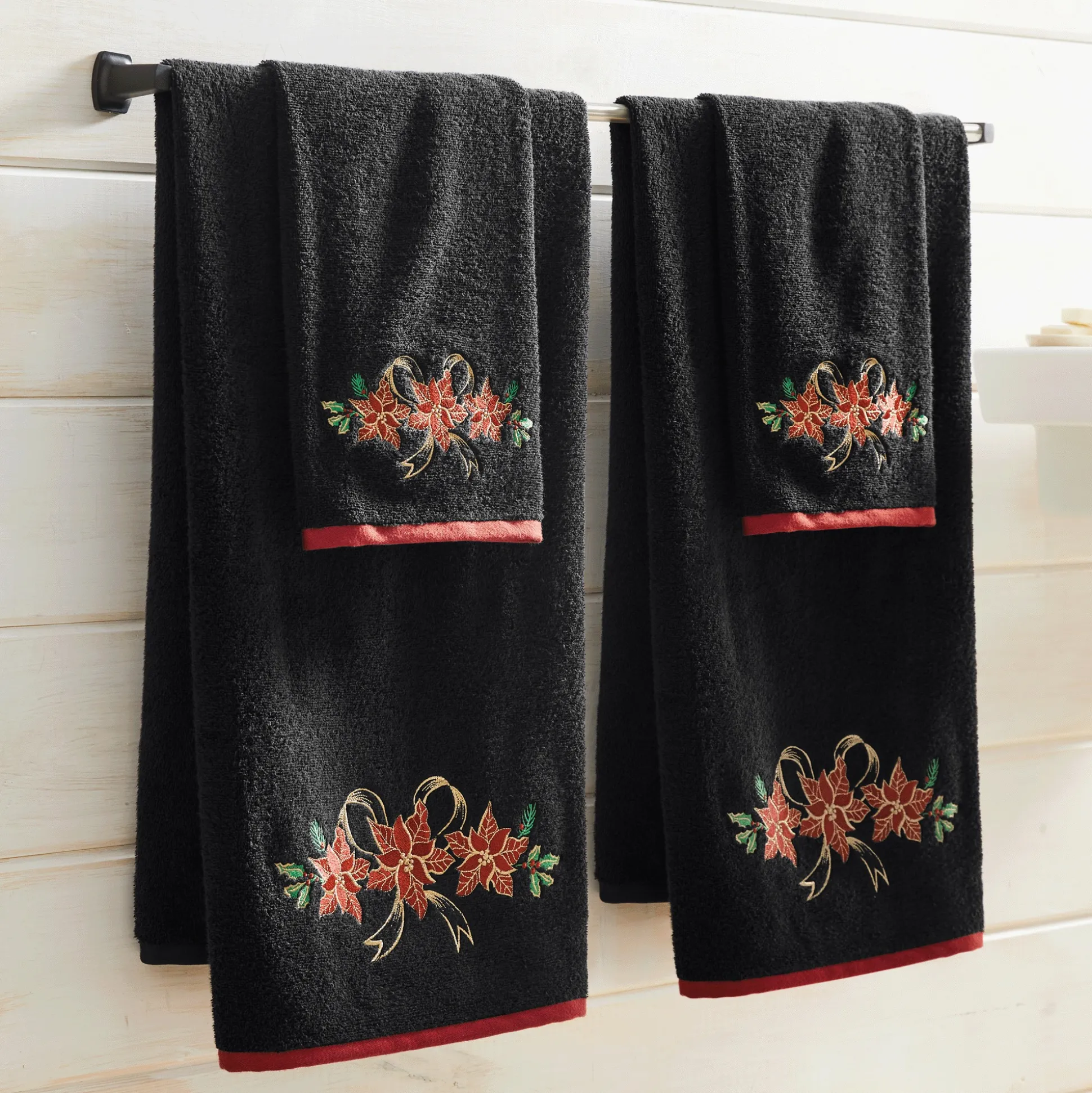Gilded Poinsettia 2-Piece Towel Set