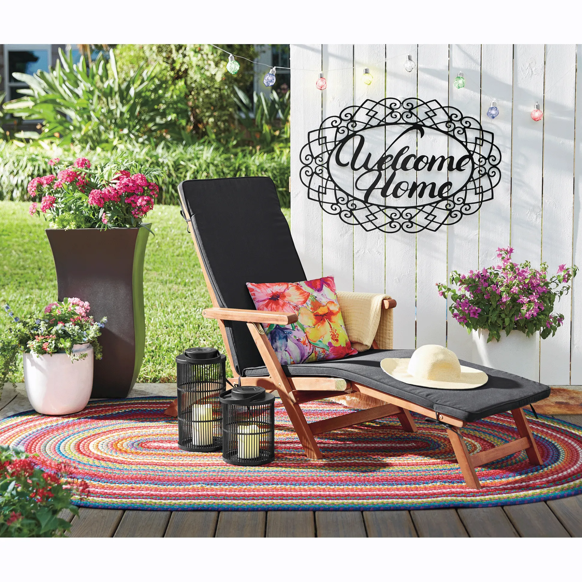 Indoor/Outdoor Bright Braided Rug