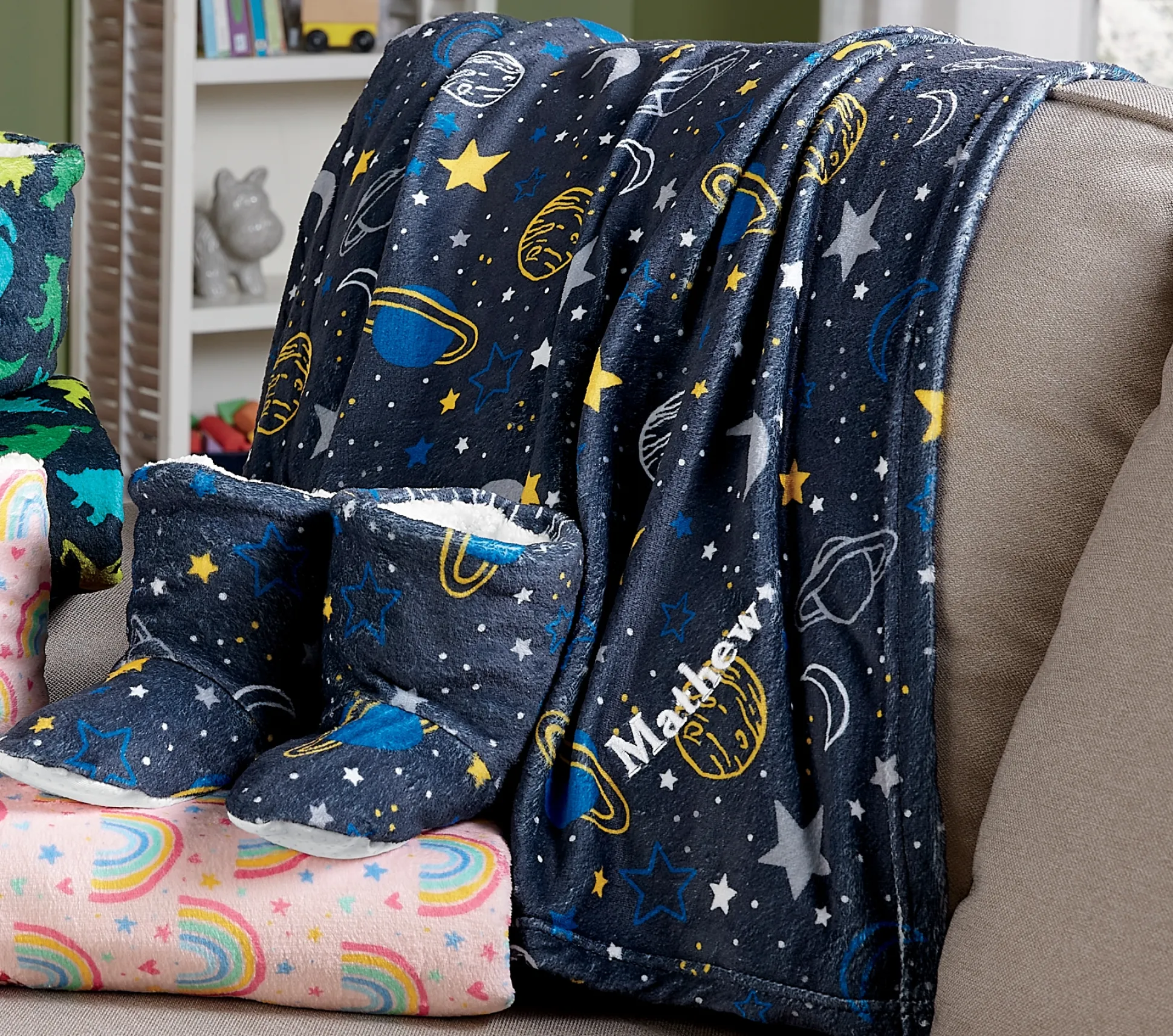 Kids Novelty Throw Blanket & Bootie Slipper Gift Set