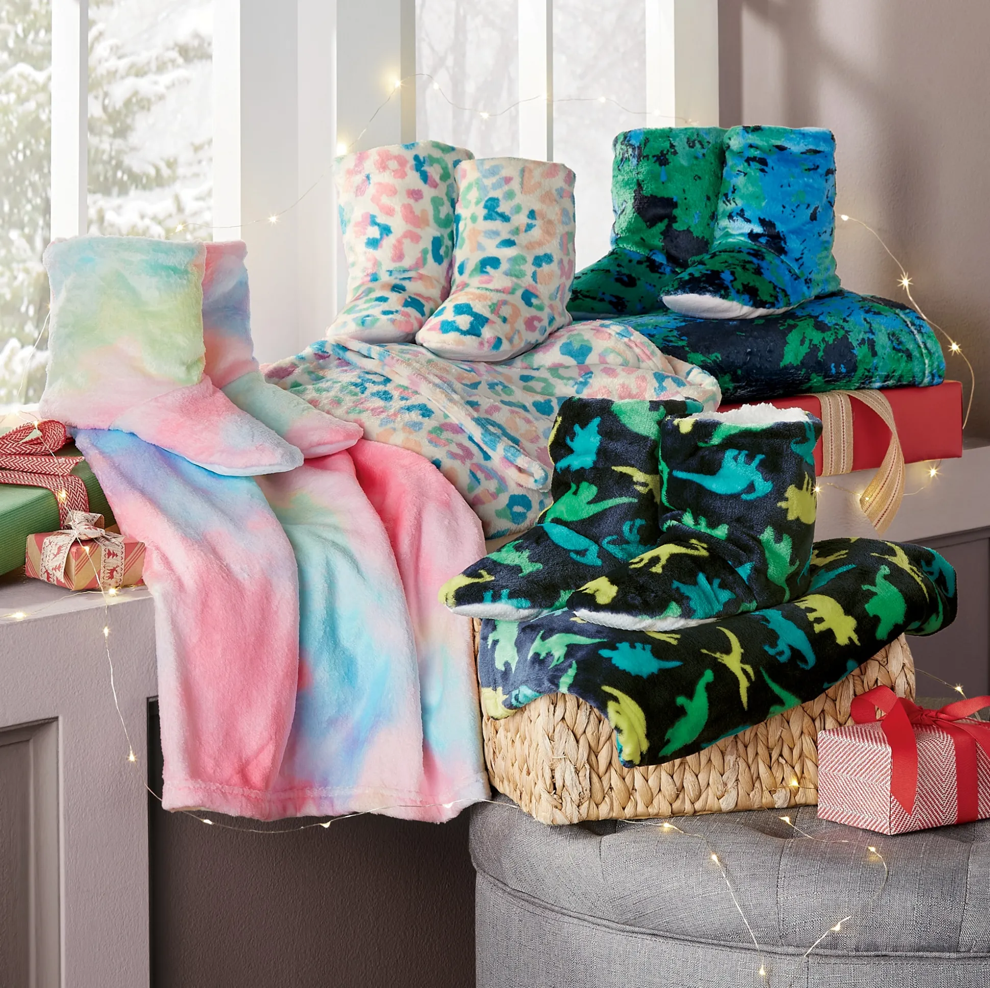 Kids Novelty Throw Blanket & Bootie Slipper Gift Set
