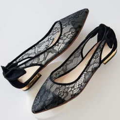 Lace Flat