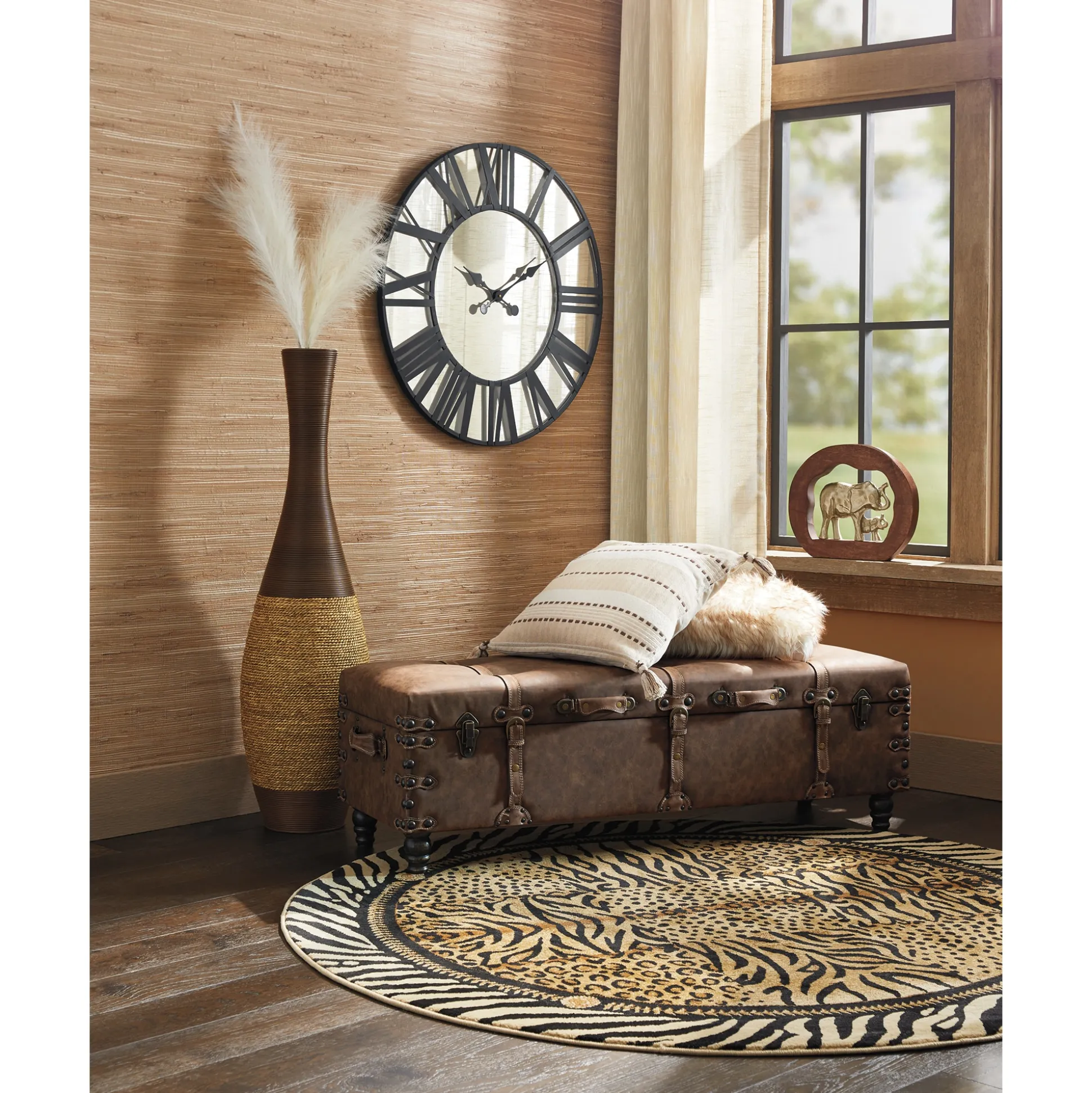 Lee Buckle Storage Bench