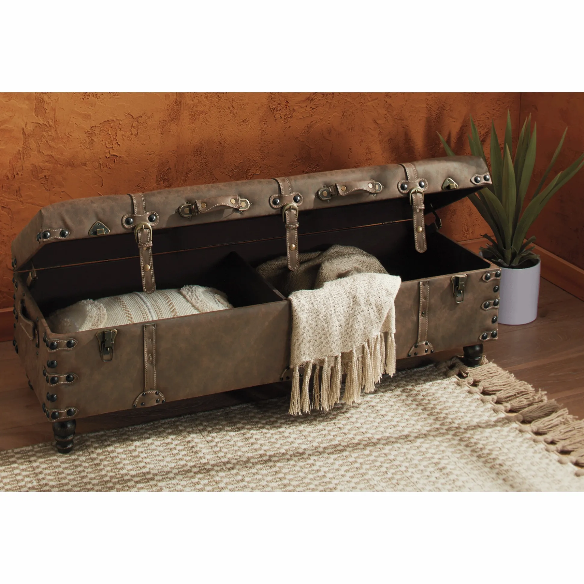 Lee Buckle Storage Bench