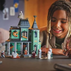 LEGO Creator 3-in-1 Haunted Mansion