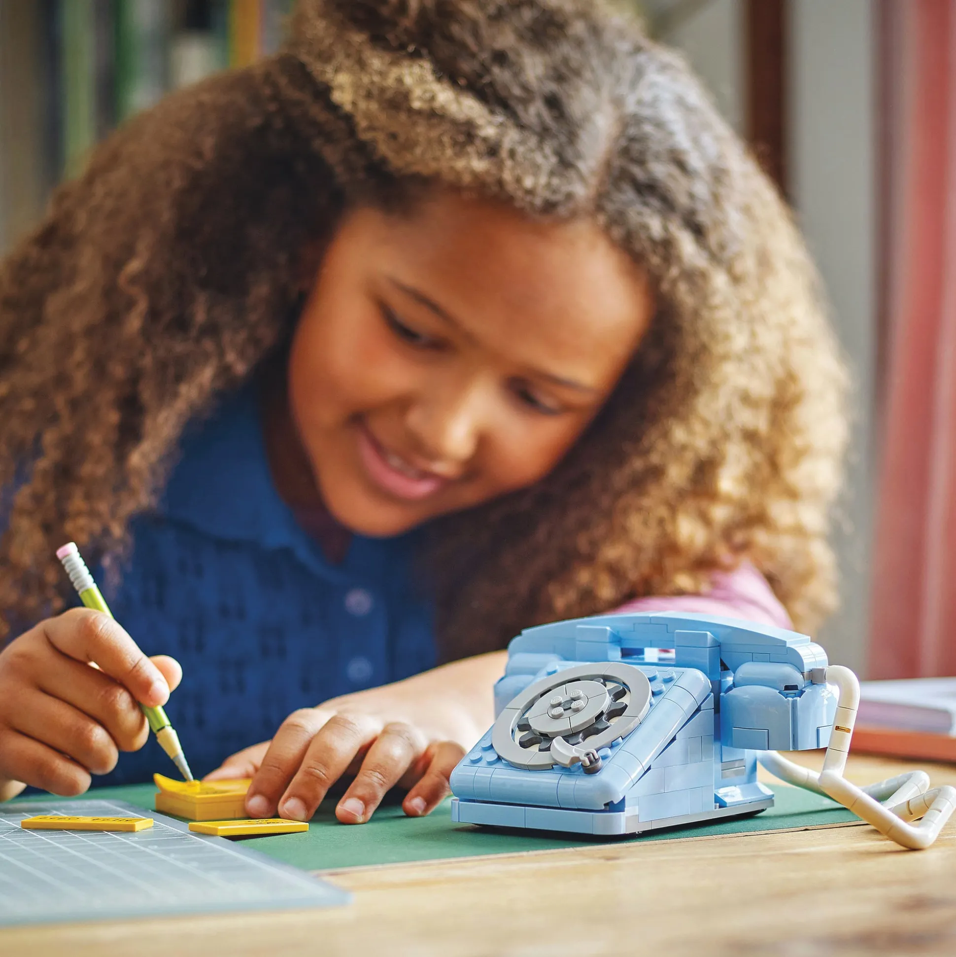 LEGO Creator 3-in-1 Retro Telephone