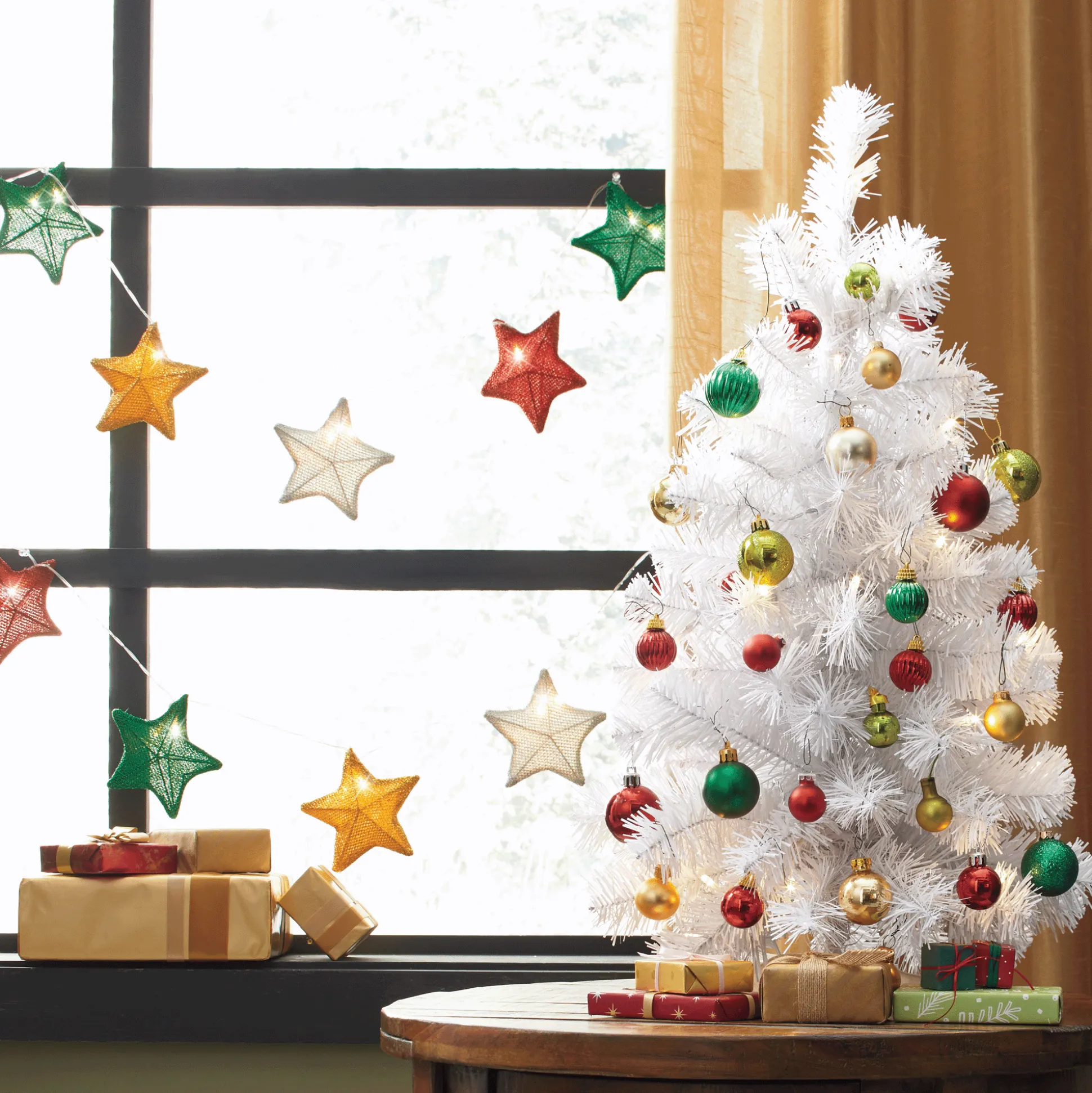 Lit 3-D Star Garland
