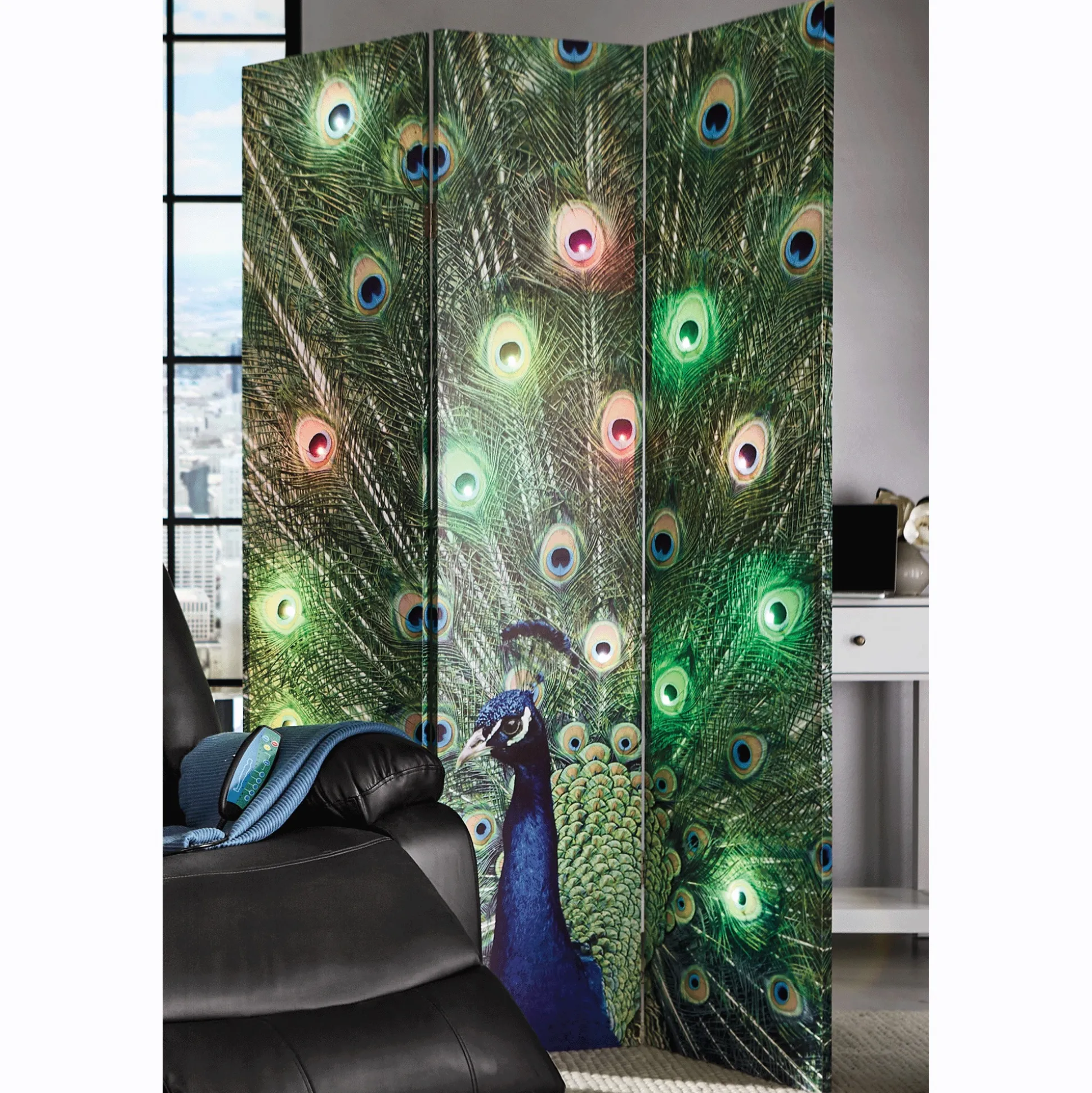 Lit Peacock Room Screen