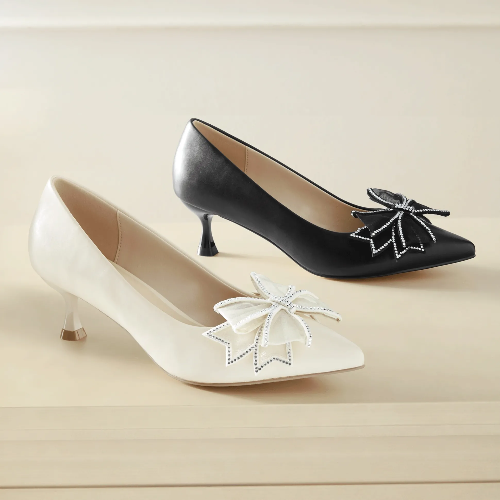 Midnight Velvet Double-Bow Pump