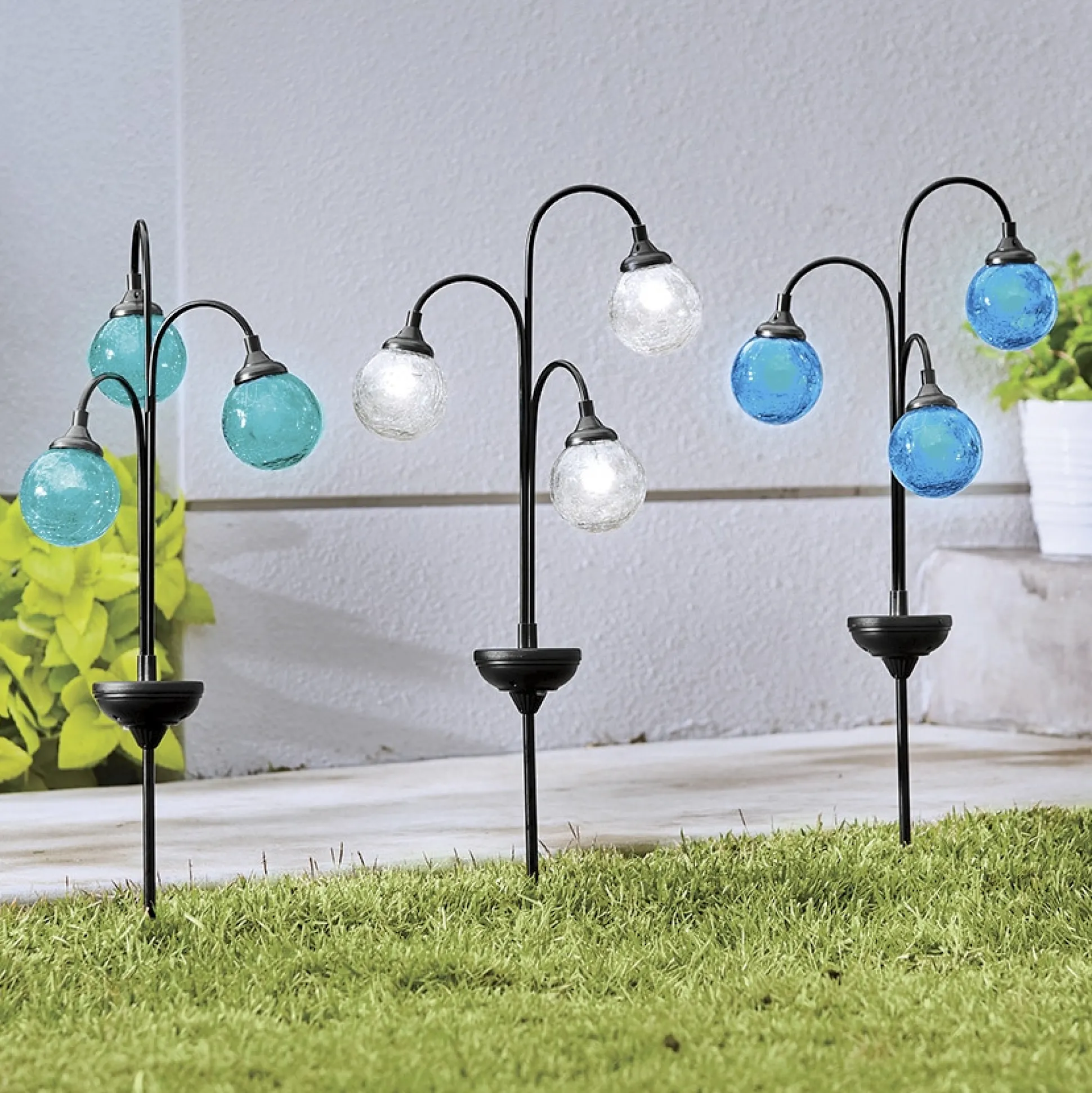 3 Orb Solar Light Stake