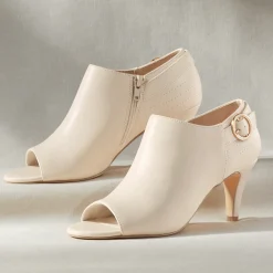 Peep-Toe Buckle Shootie