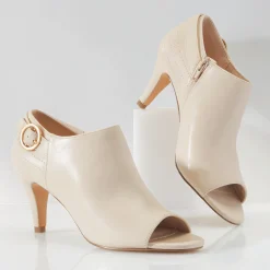 Peep-Toe Buckle Shootie