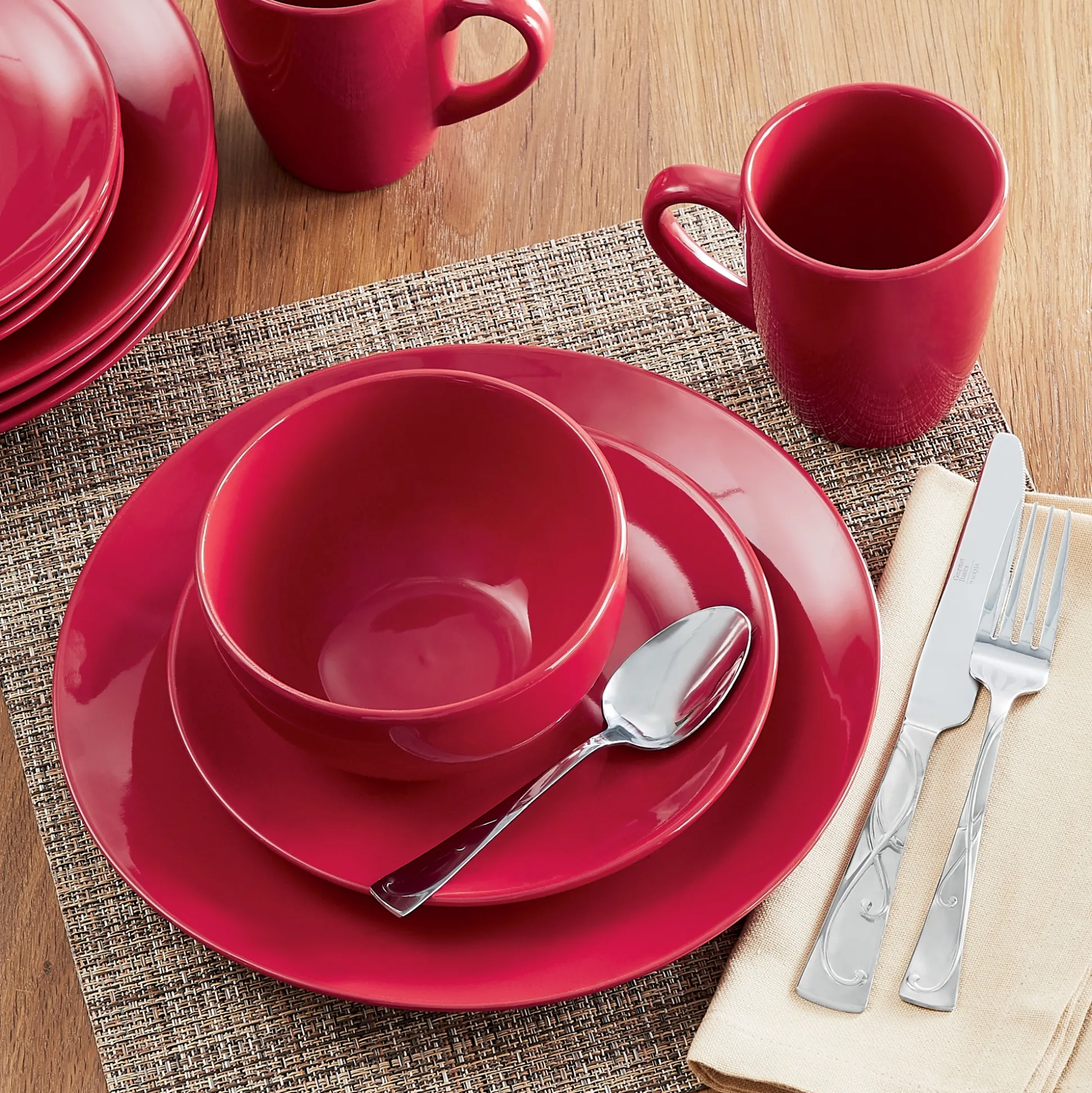 16-Piece Round Dinnerware Set