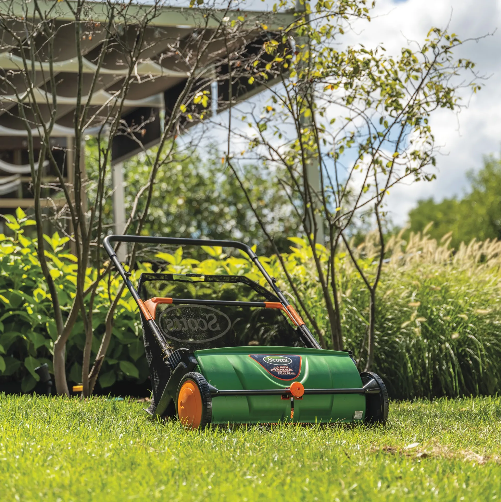 Scotts 26-Inch Push Lawn Sweeper