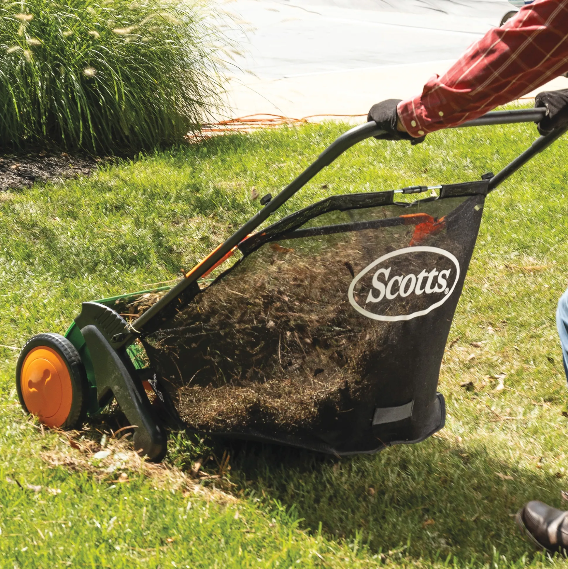 Scotts 26-Inch Push Lawn Sweeper