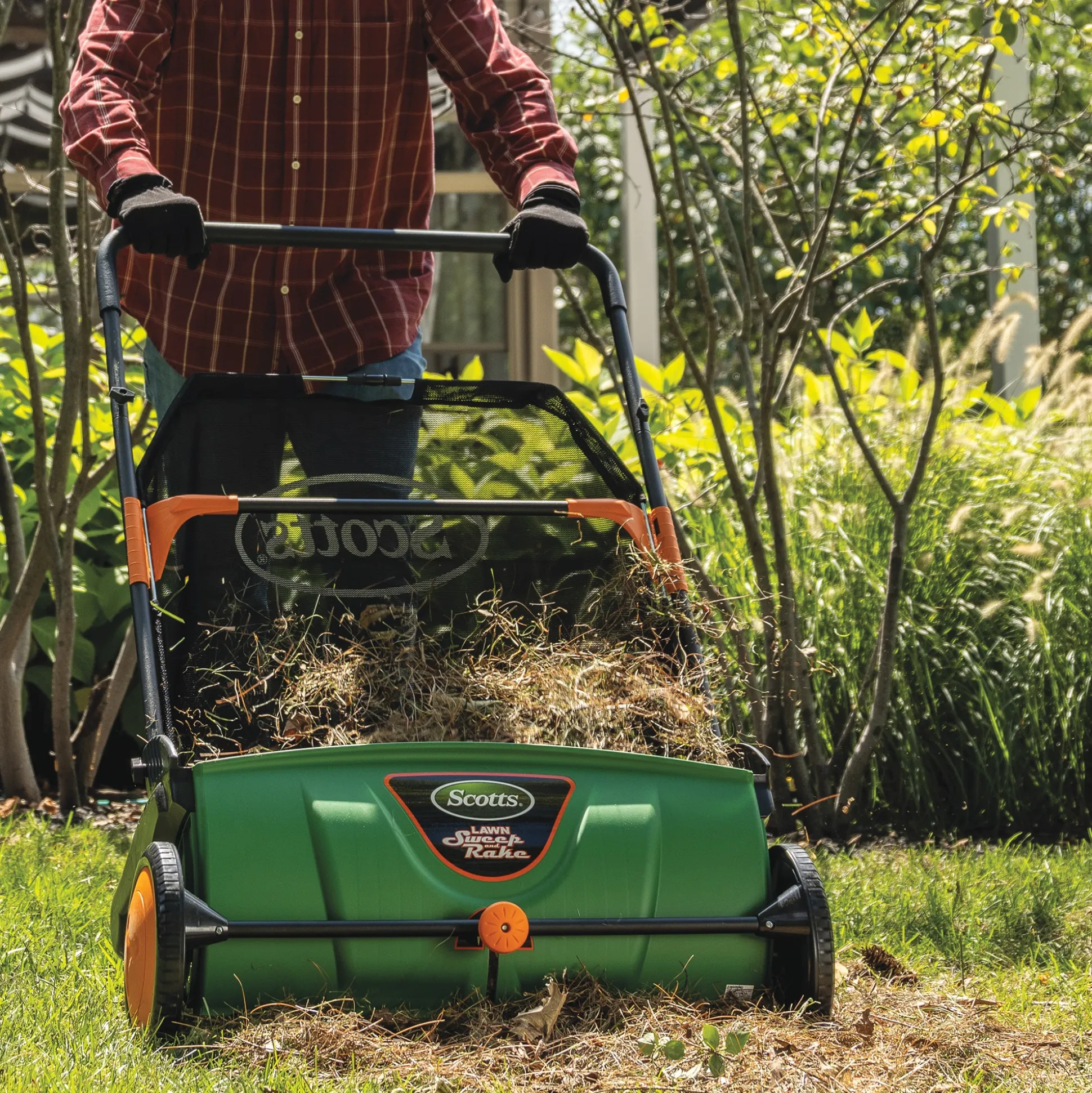 Scotts 26-Inch Push Lawn Sweeper