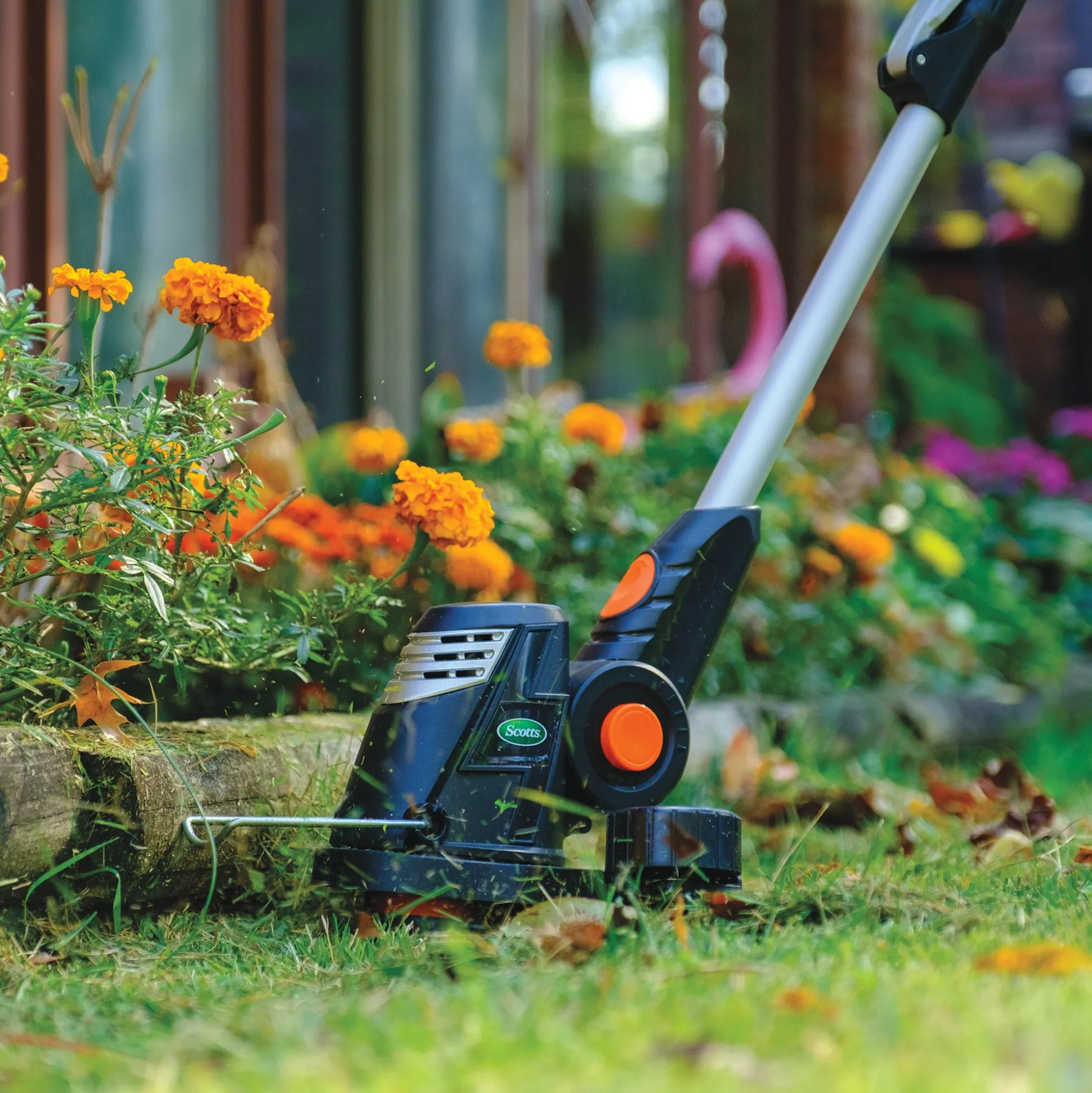 Scotts 20V Cordless Trimmer & Blower Combo
