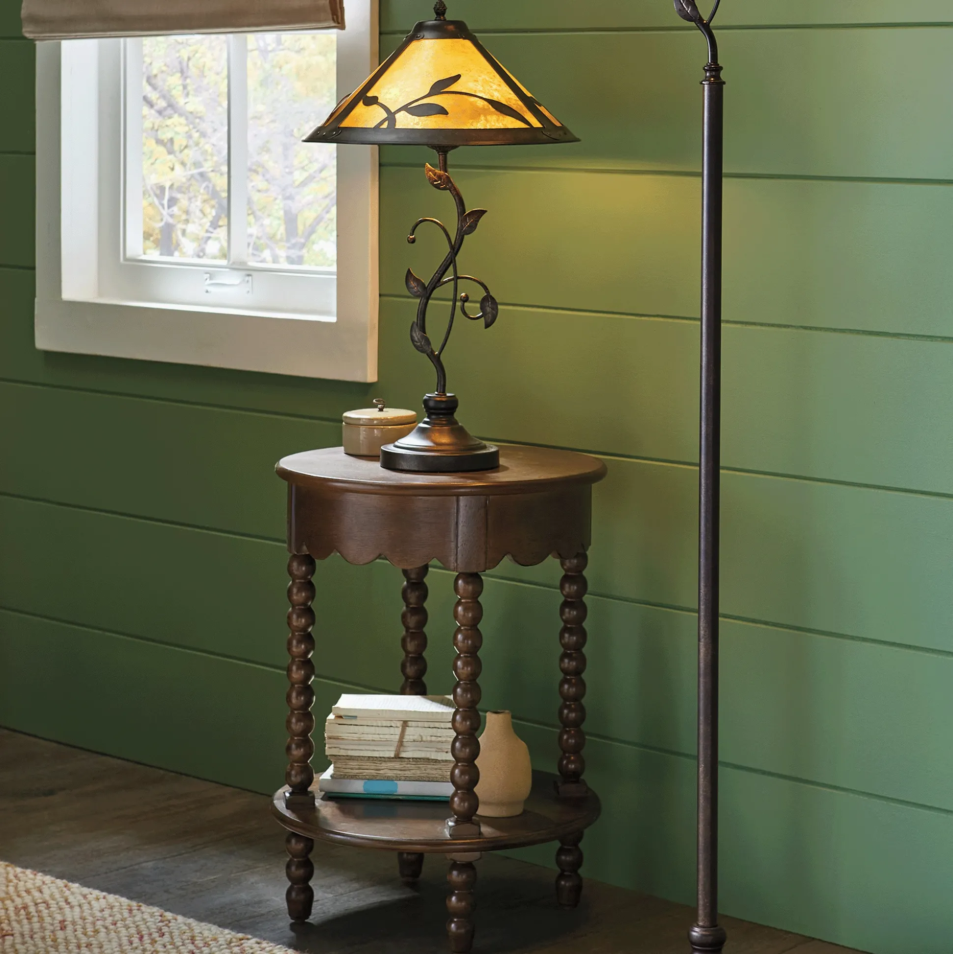 Scroll Leaf Mica Table Lamp