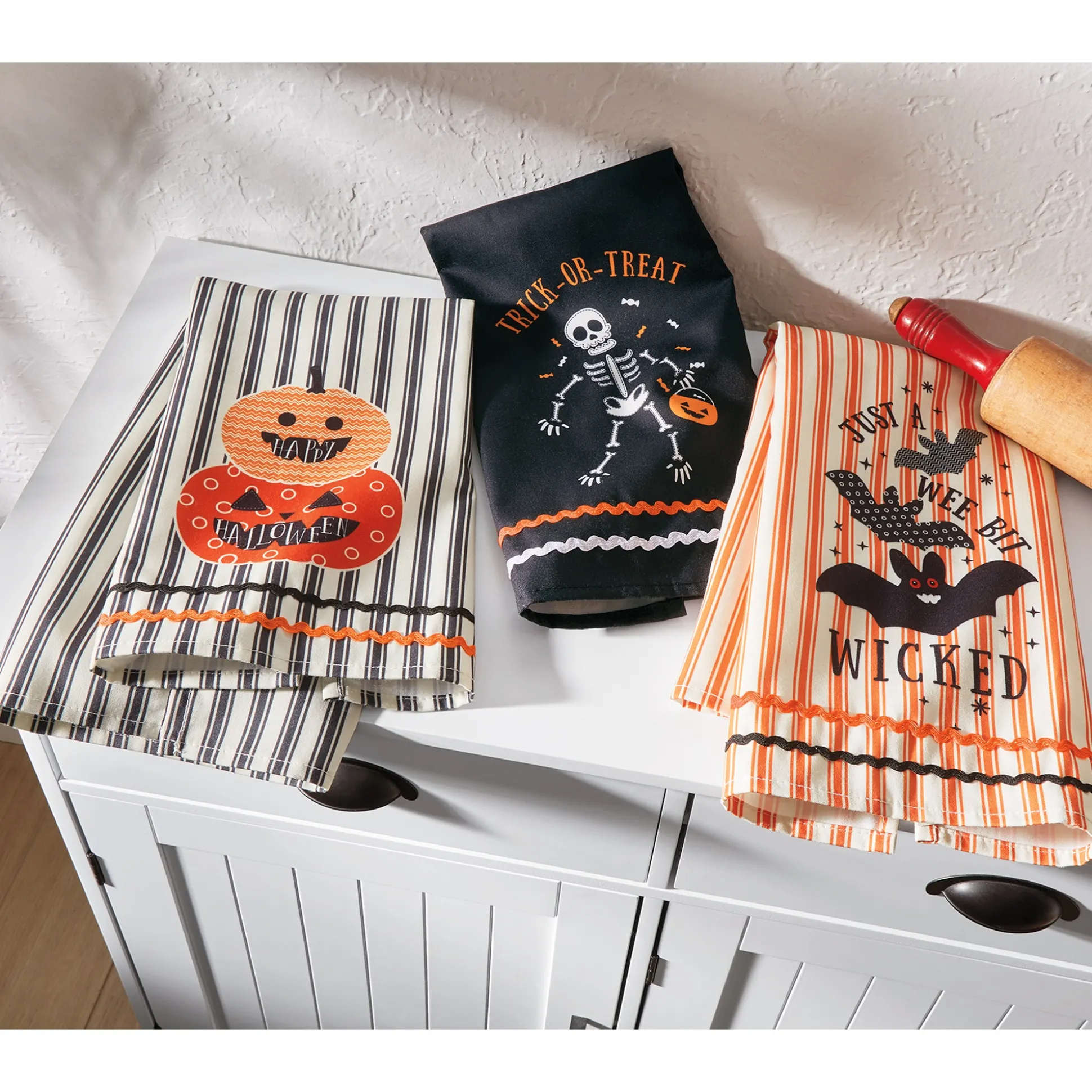 Set Of 3 Halloween Kitchen Towels