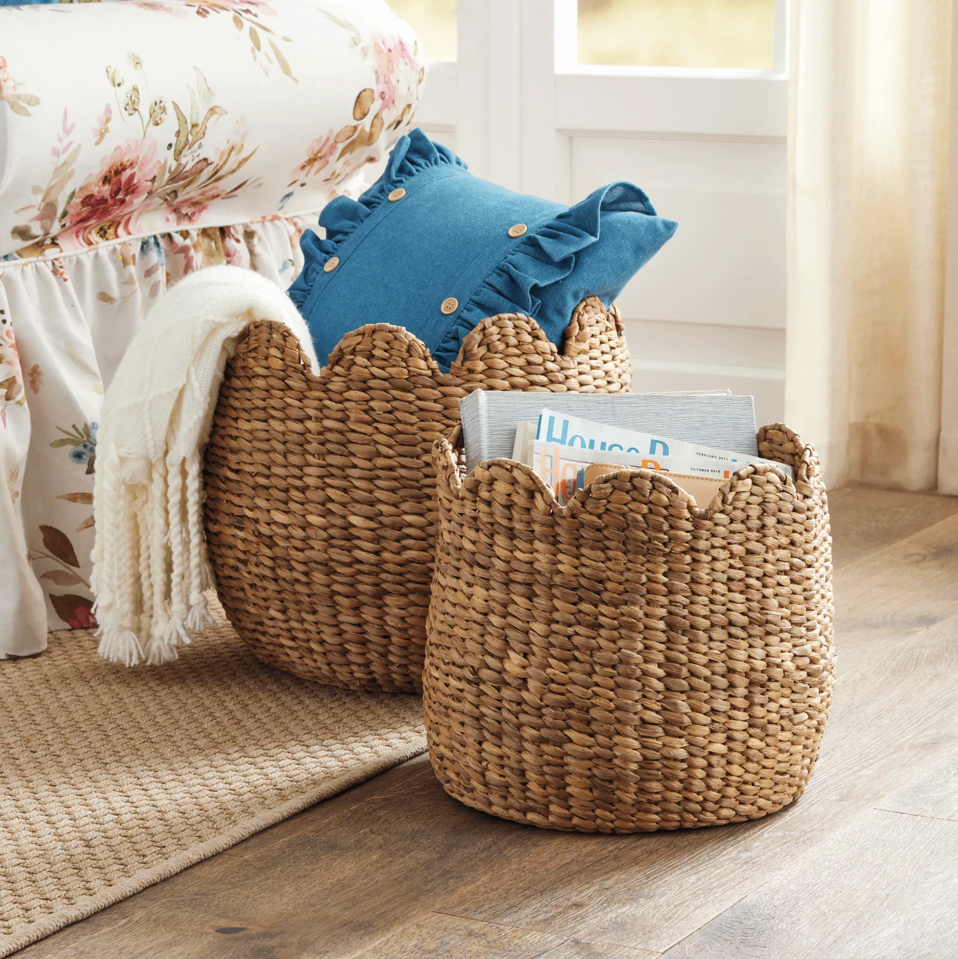 Set of 2 Woven Scalloped Baskets