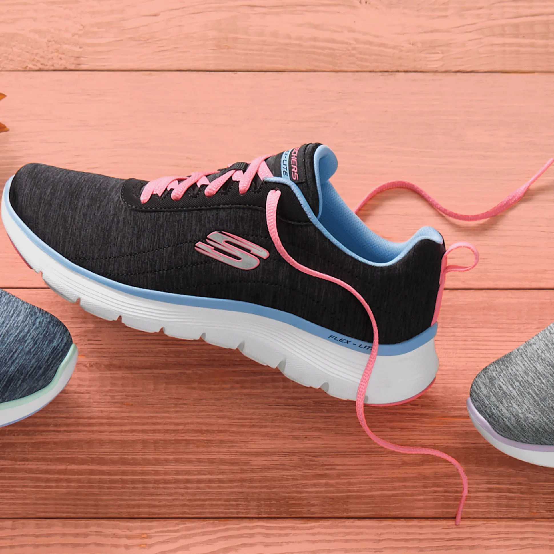 Skechers Women's Flex Appeal 5.0 Modern Times Lace-Up