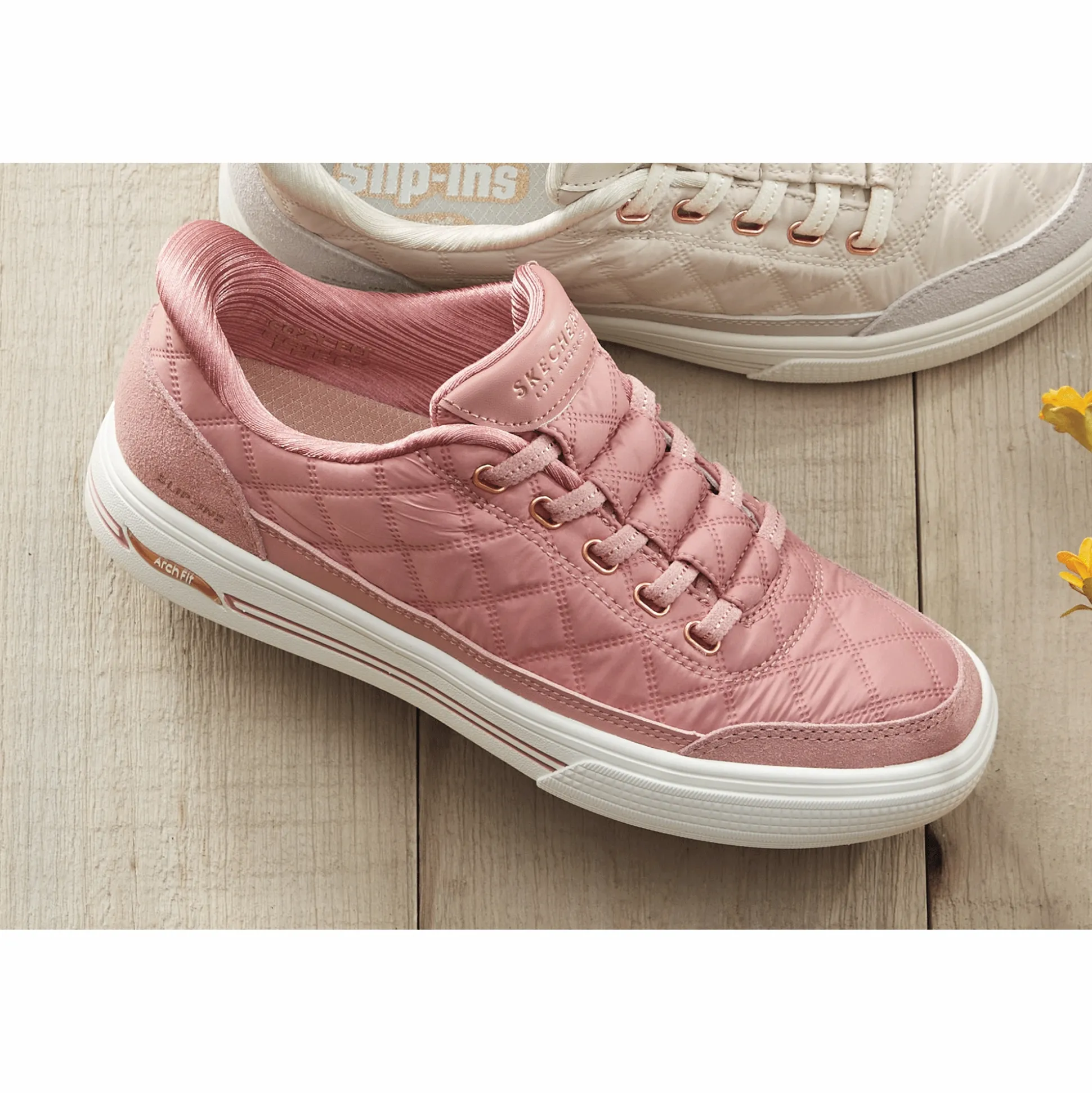 Skechers Women's Slip-Ins Arch Fit Arcade Cuddle Steps Shoe