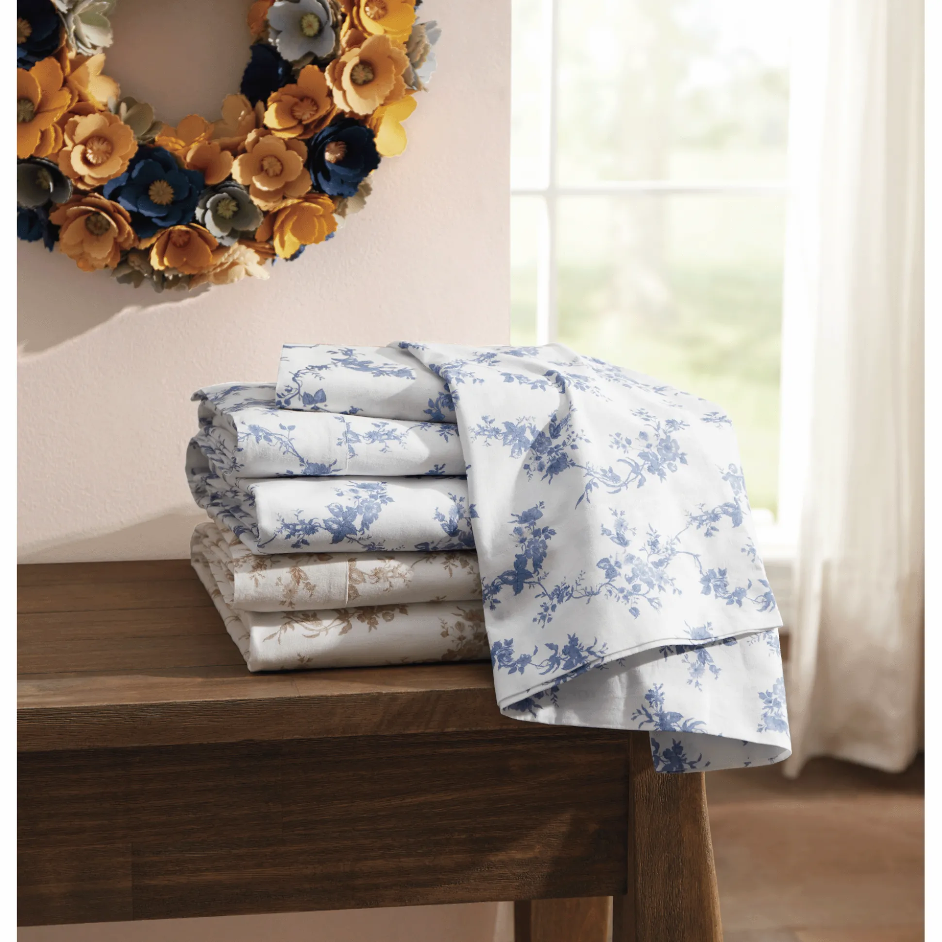 Toile-Like Floral Sheet Set