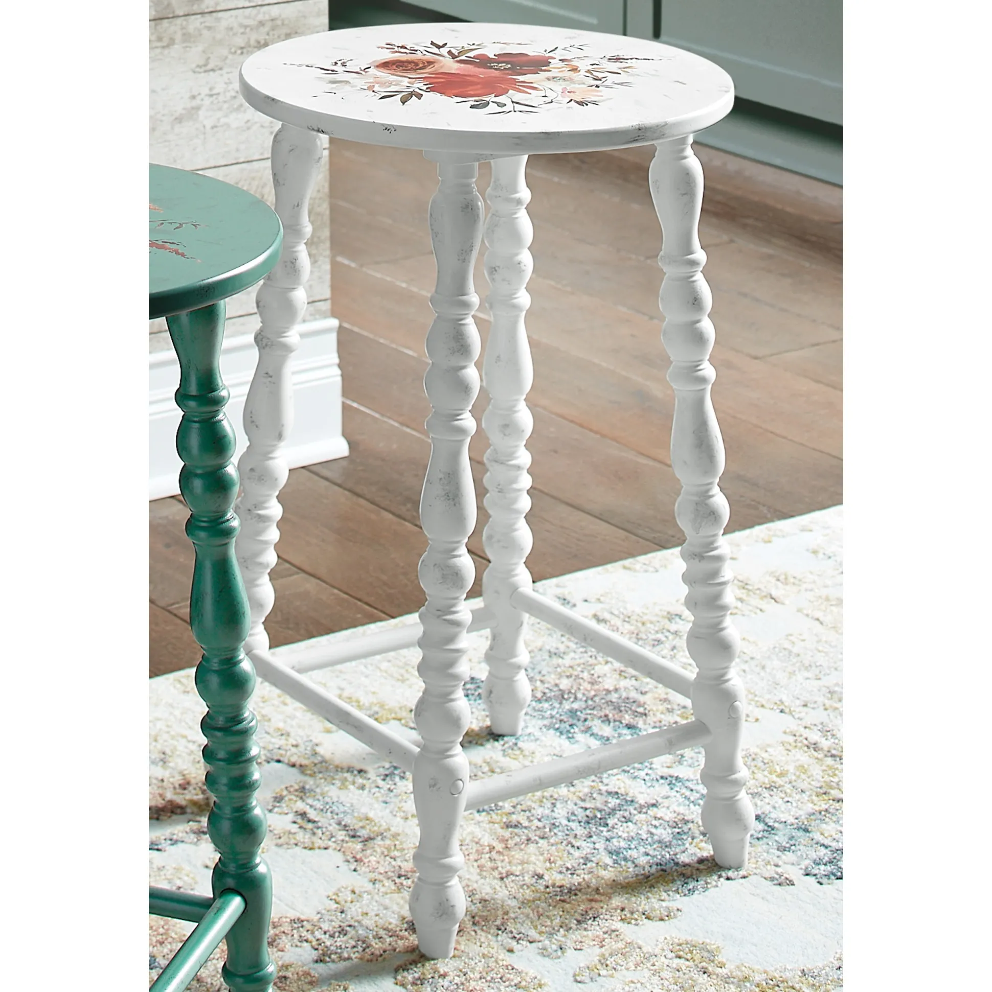 Tomine Spindle Stool