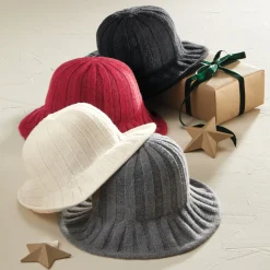 Wool Blend Women's Round Hat with Ribbed Jersey Knit Pattern